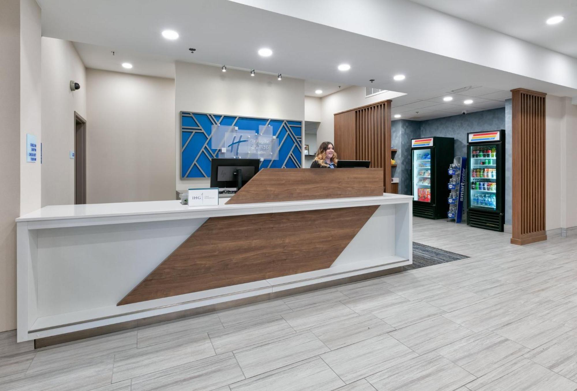 Holiday Inn Express Hotel & Suites Shakopee By Ihg Exterior photo